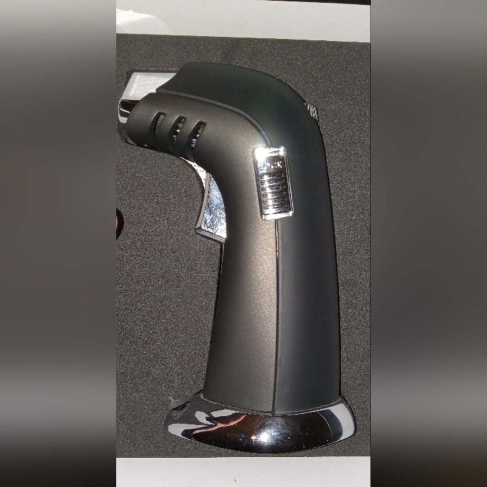 3 flame victory table torch in black